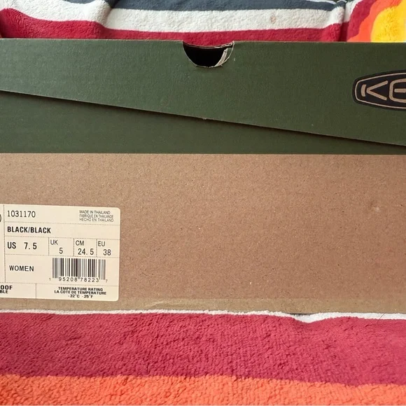 Keen Black Winter Boots - Picture 13 of 14